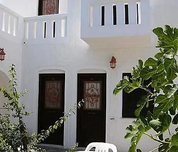 Albatross Hotel *