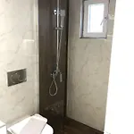 Albatross Hotel *