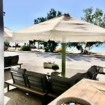 Albatross Hotel
